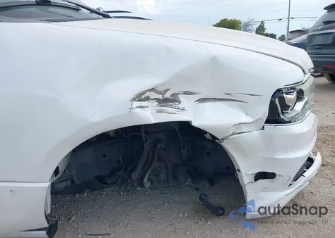 2015 Lincoln Navigator L z USA, uszkodzony, nr VIN 5LMJJ3HT7FEJ03793